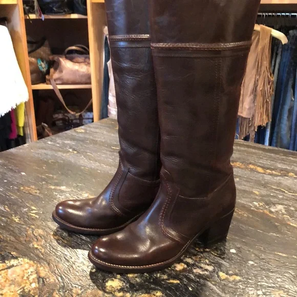 FRYE CHOCOLATE BROWN LEATHER KNEE HIGH BOOTS - Picture 3 of 9